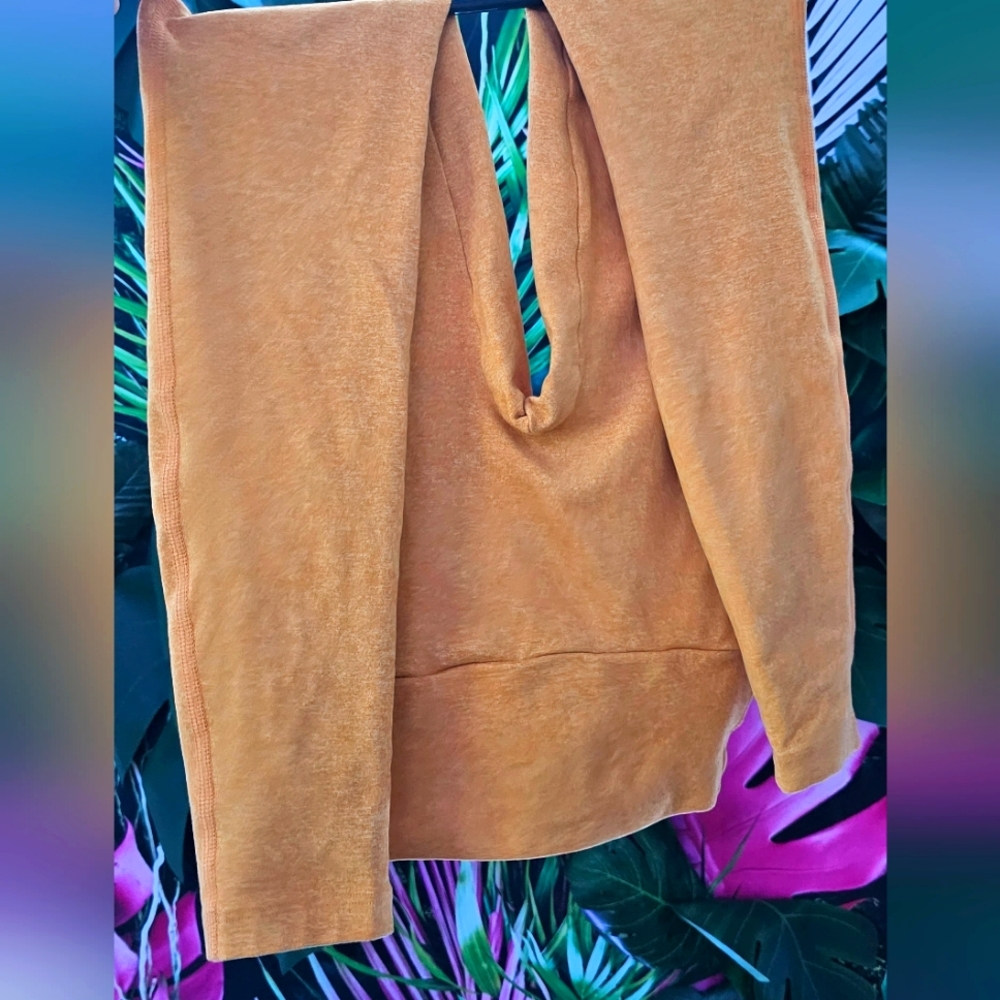 Bombshell Yellow gold scrunch butt leggings XXS